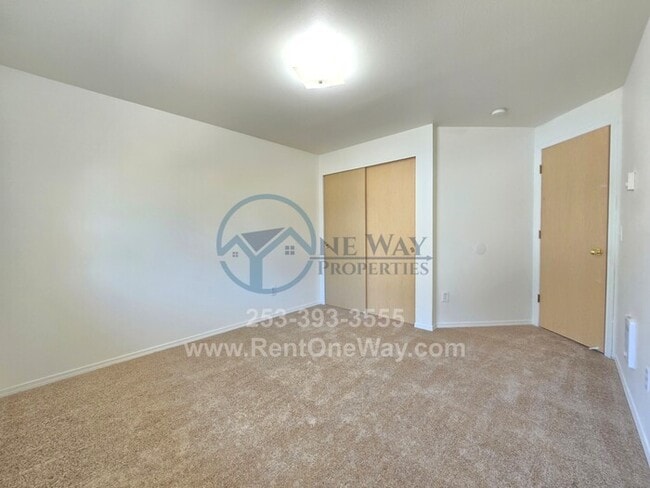 Building Photo - 610 11th Ave