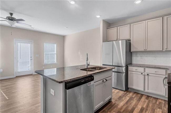 Building Photo - 585 McWilliams Rd SE