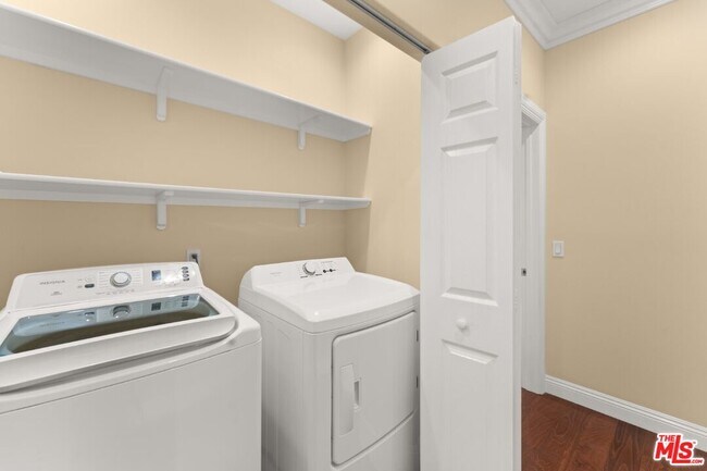 Building Photo - 1630 Bridgeport Dr