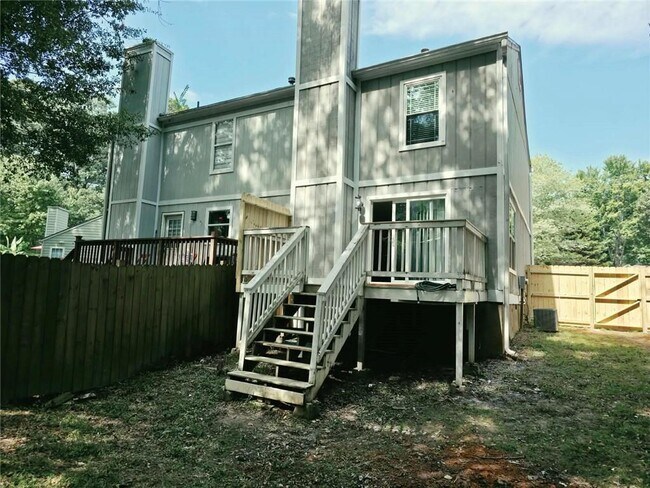 Building Photo - 1221 Oak Forest Ct SW