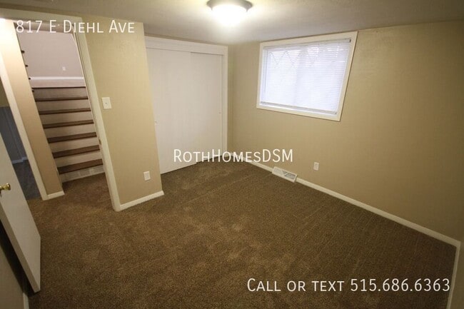 Building Photo - 817 E Diehl Ave