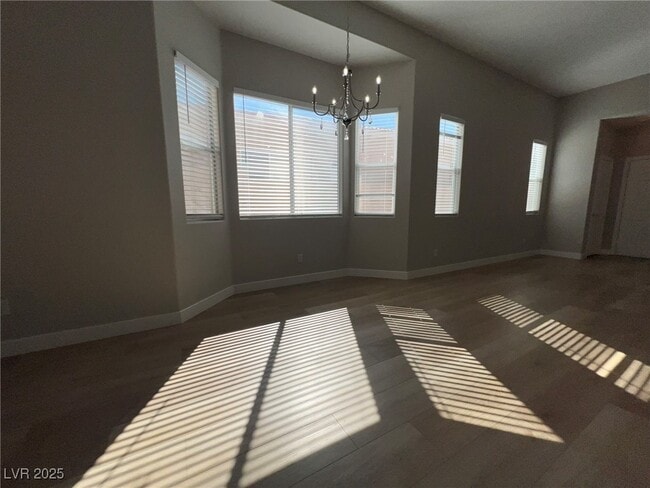 Building Photo - 10780 Valencia Hills St