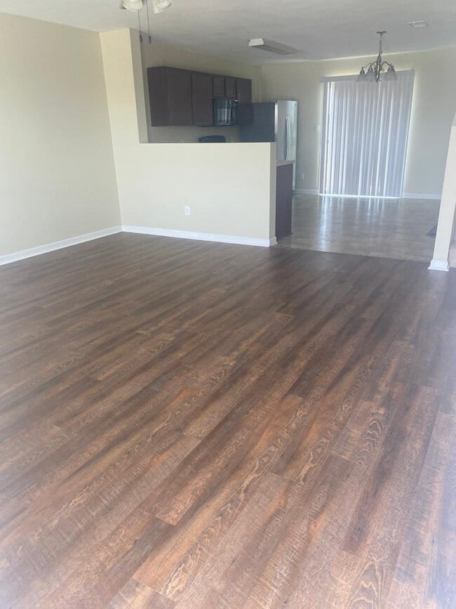 Building Photo - 3465 Avalon Lake Dr SW