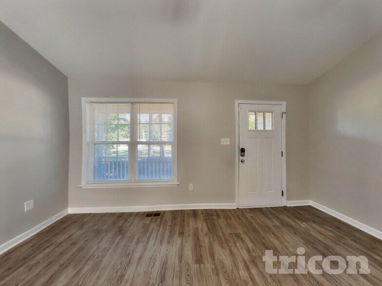 Building Photo - 500 Sunray Dr