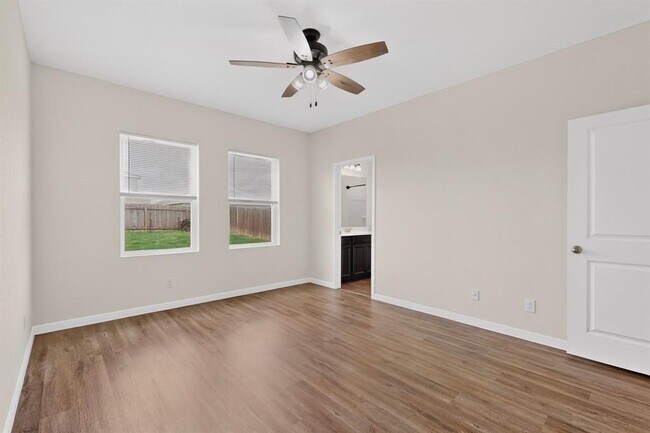 Building Photo - 12713 Robert Taft St