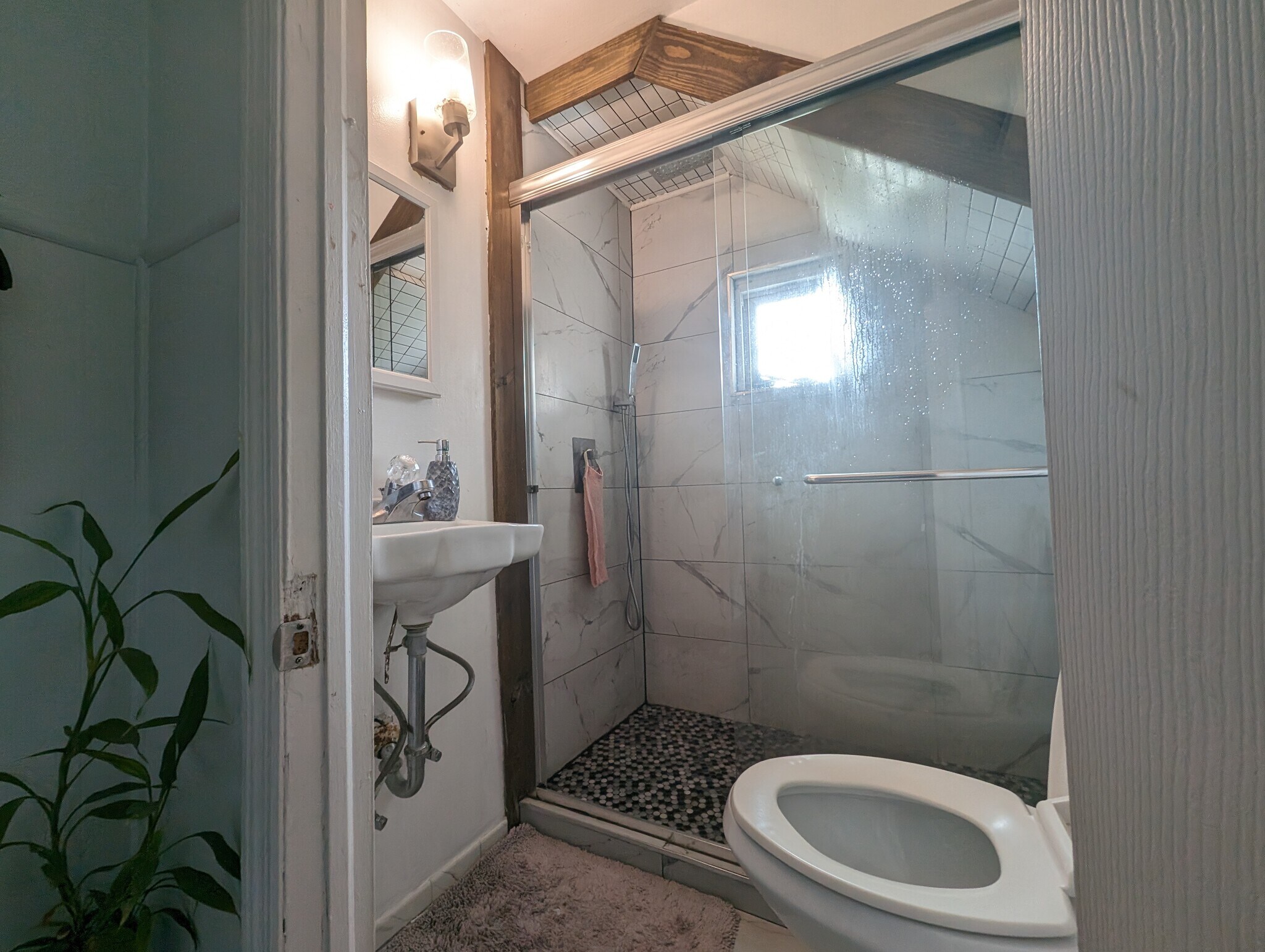 Building Photo - 26 Lavergne St
