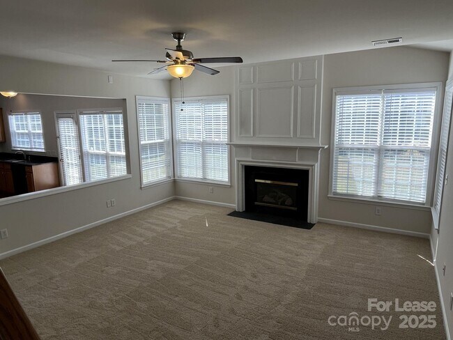 Building Photo - 11211 Maplehurst Dr