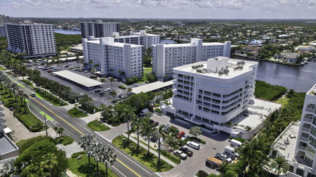 Building Photo - 3210 S Ocean Blvd