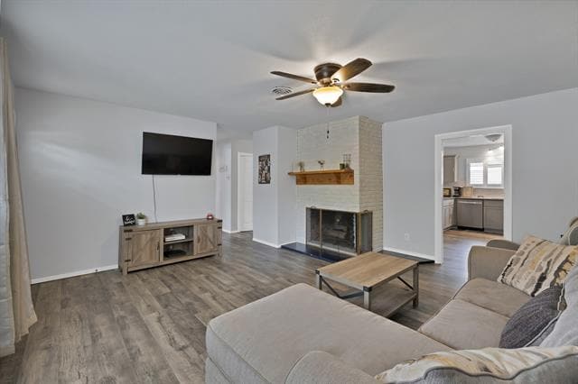 Building Photo - 1429 W Water St