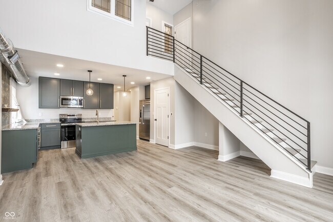 Building Photo - 104 W Main St