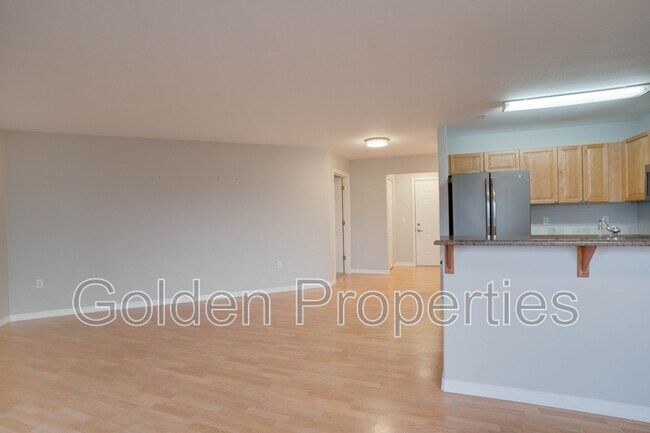Building Photo - 310 N Promenade Loop
