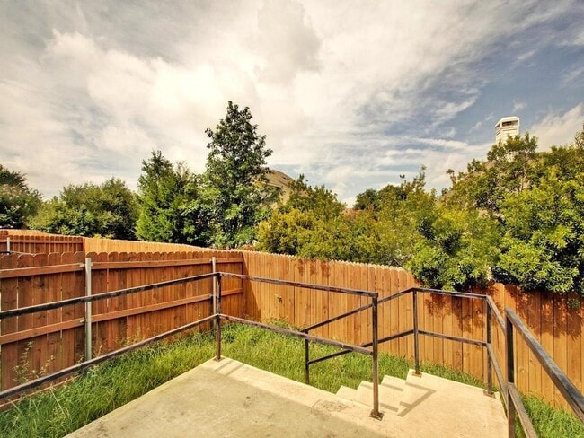 Building Photo - 1520 Muirfield Bend Dr