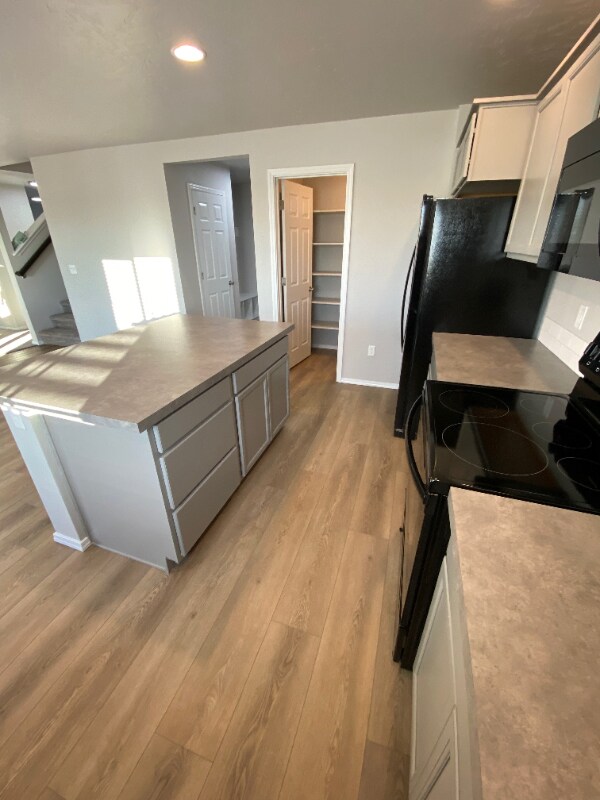 Building Photo - 1725 SW Miner St