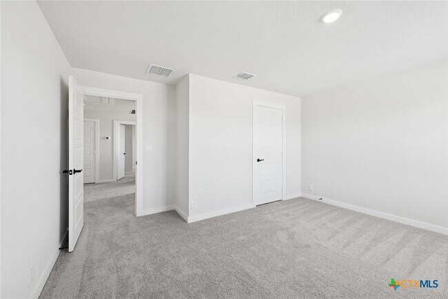 Building Photo - 129 Radnor Rd