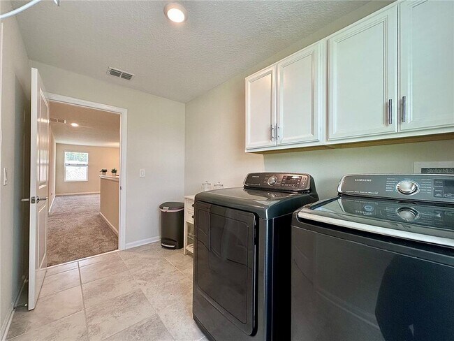 Building Photo - 11168 Robert Frost Dr