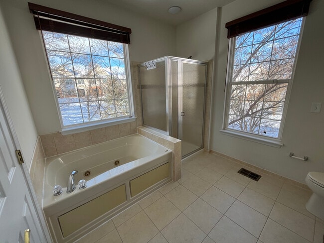 Building Photo - 43935 Hickory Corner Terrace