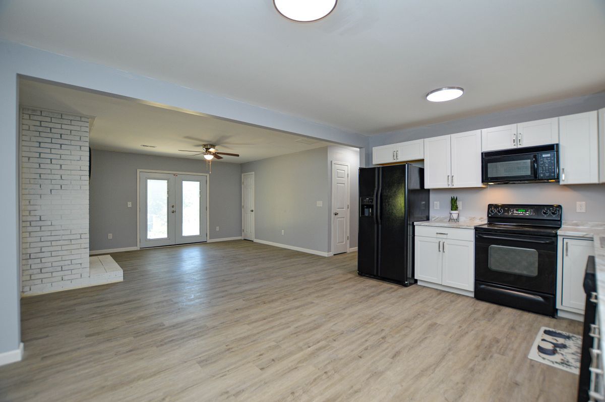 Building Photo - 5385 Macy Grove Rd