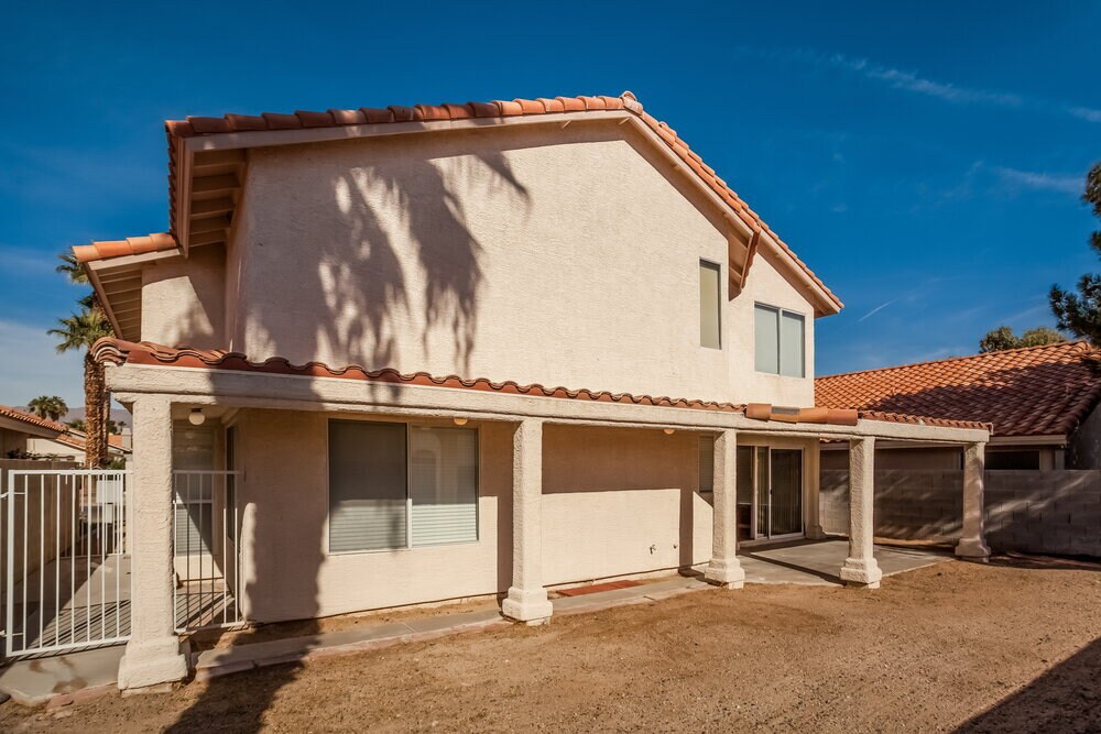 Building Photo - 1517 Los Alamos Dr