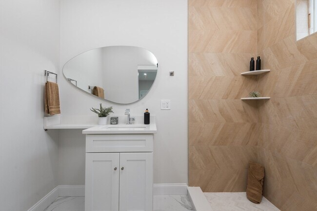 Building Photo - 6 Gordon Rd