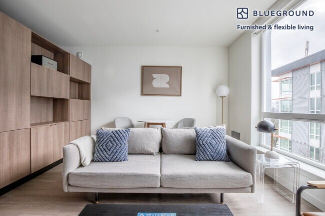 Building Photo - 120 Broadway-SI FL5-ID542