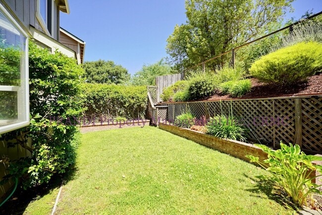 Building Photo - Available Now!  3 Bedroom San Rafael Home