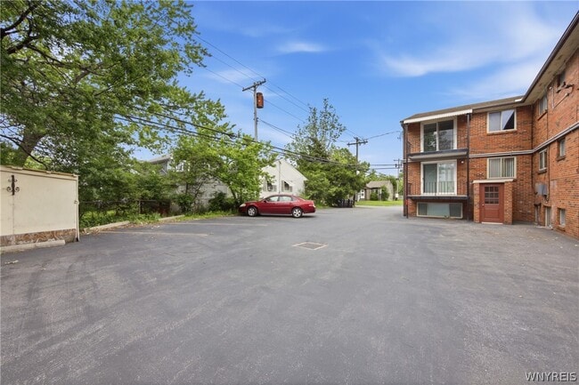 Building Photo - 2500 Sheridan Dr
