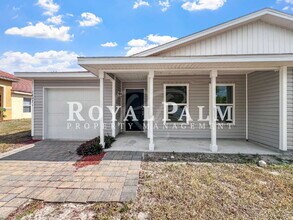 Building Photo - 4BR/2BA Duplex Living in Vistanna Villas + Washer & Dryer! — Space, Style, and Laundry Convenienc...