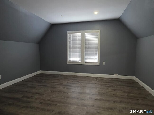 Building Photo - 979-981 Hancock Avenue Unit 3