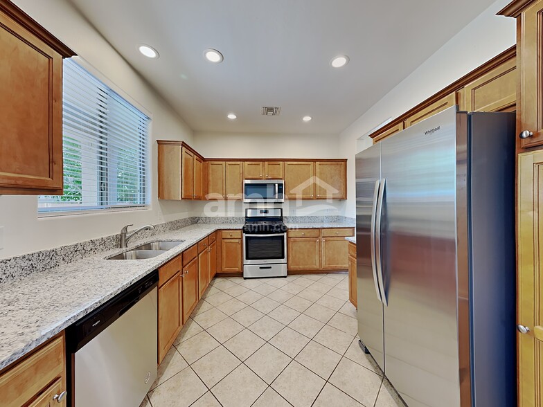 Building Photo - 13882 S Camino Nudo