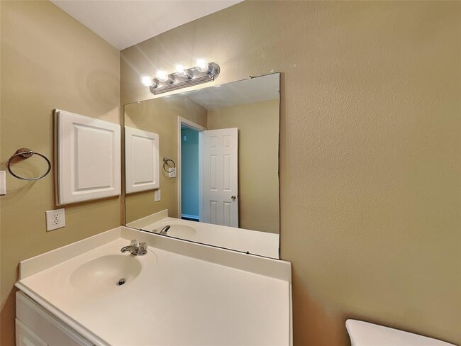 Building Photo - 3642 Apple Dale Dr