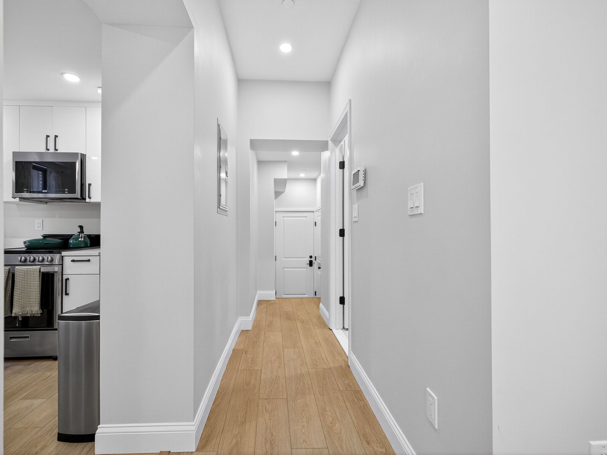 Building Photo - 176 Salem St