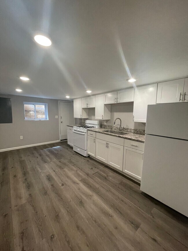 Building Photo - Madison