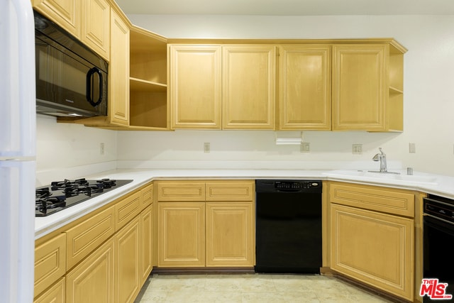 Building Photo - 11636 Montana Ave