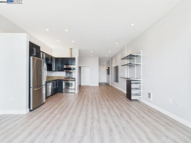 Building Photo - 1001 46th St