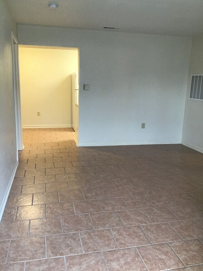Building Photo - 8515 Leake Ave