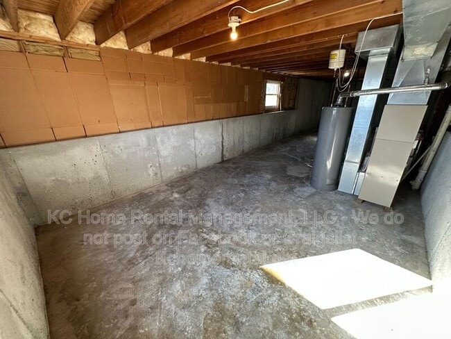 Building Photo - 817 NE Independence Ct