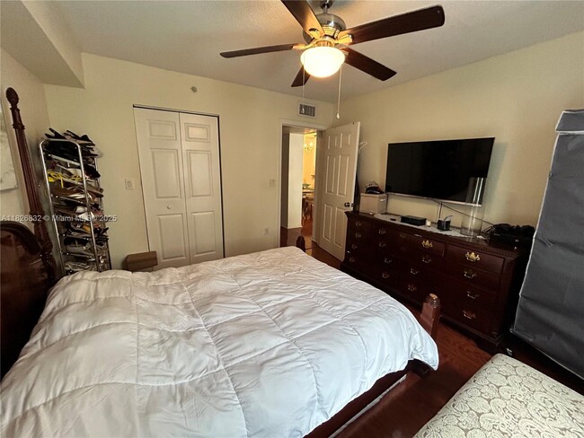 Building Photo - 1801 N Flagler Dr