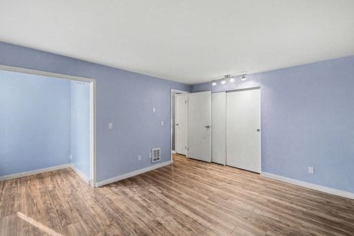 Building Photo - 13820 NE 65th St