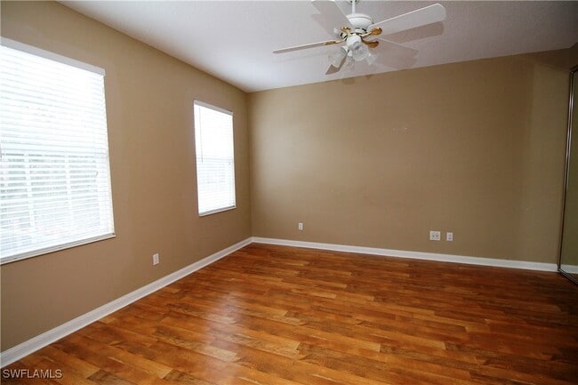 Building Photo - 5325 Cove Cir