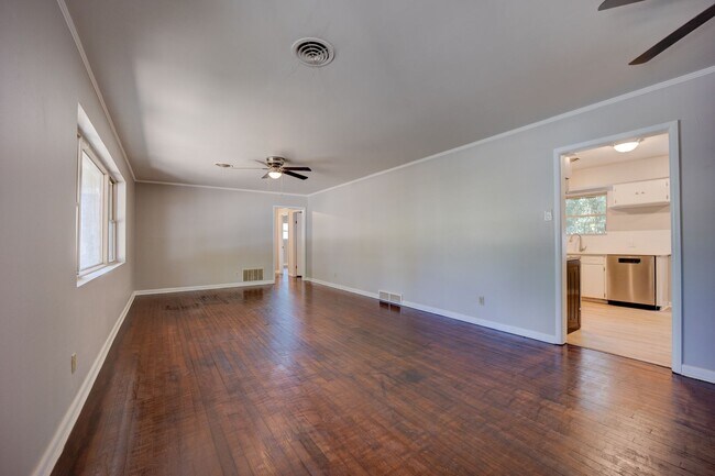 Building Photo - 3521 S 35th St