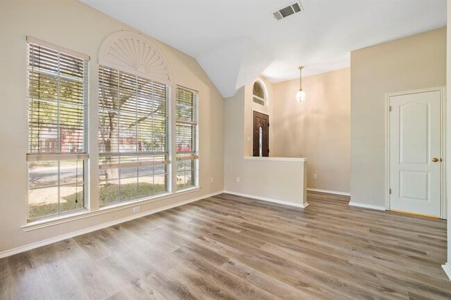 Building Photo - 3937 Kristencreek Ln