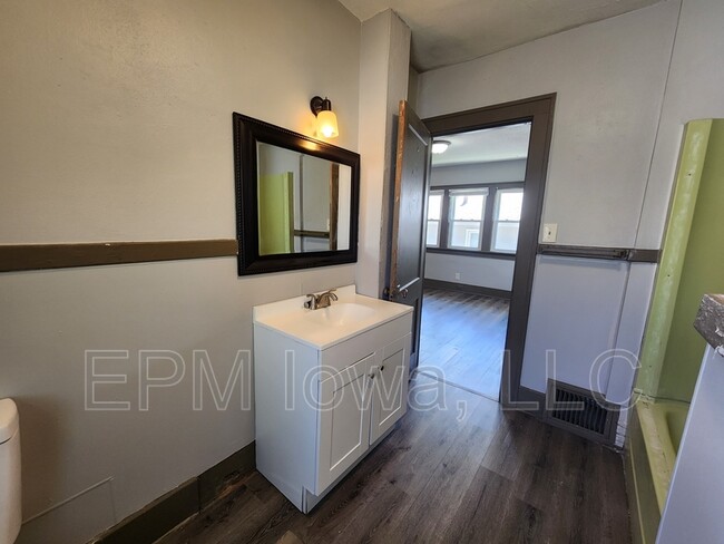 Building Photo - 526 Kirkwood Ave