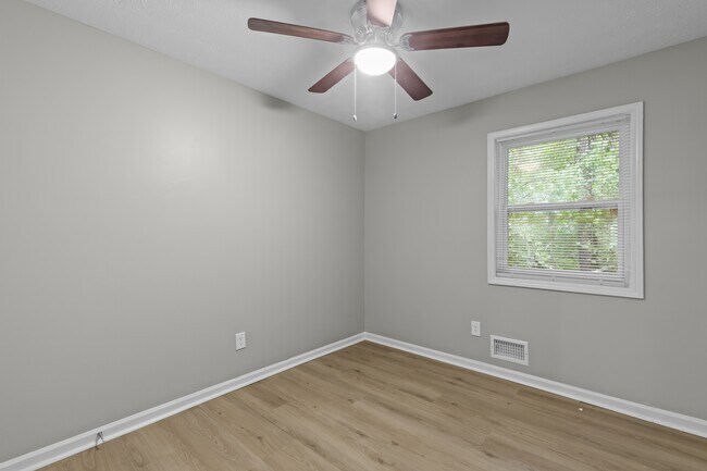Building Photo - 1227 Creek Forest Ct NW