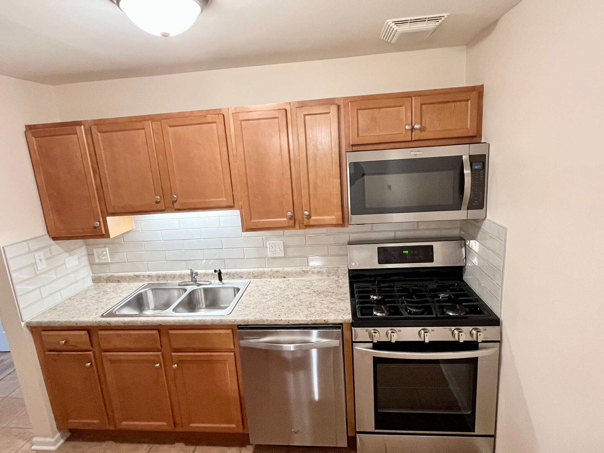 Building Photo - 931 Jonathon Ct