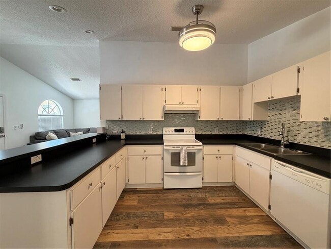 Building Photo - 2723 W Arch St