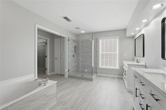Building Photo - 770 Glastonbury Ct