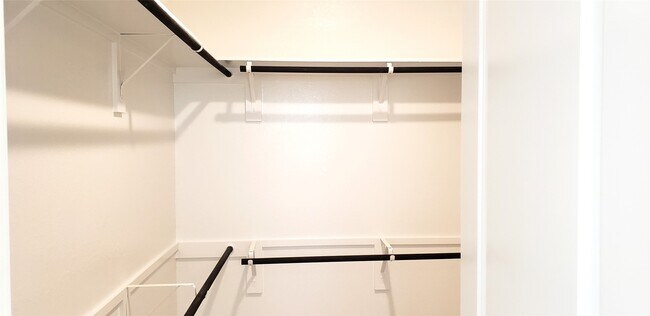 Building Photo - 10611 Hidden Rock Dr