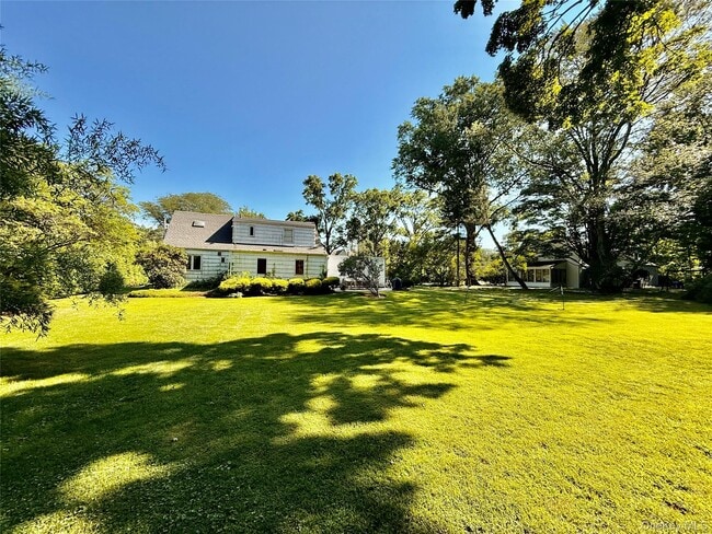 Building Photo - 13 Colonial Rd