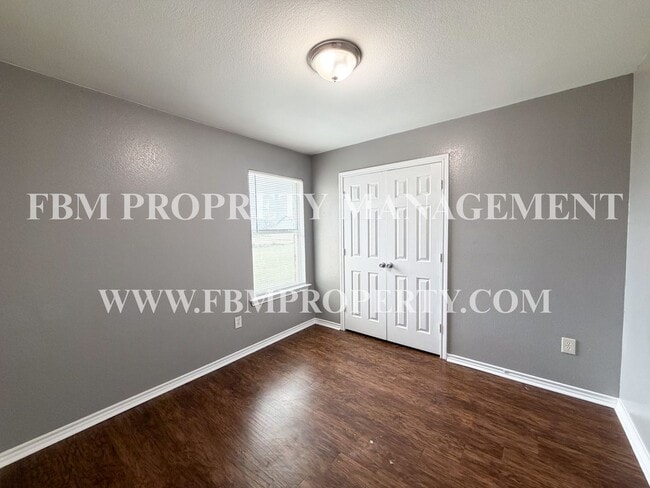 Building Photo - 1516 Drexal Dr