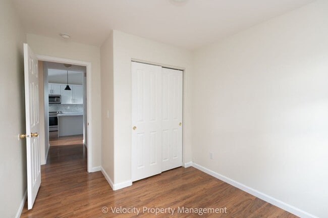 Building Photo - Remodel SW Redmond Home
